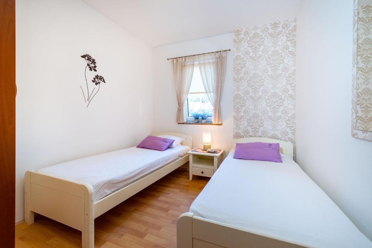 Apartments Milka Povljana Zewnętrze zdjęcie